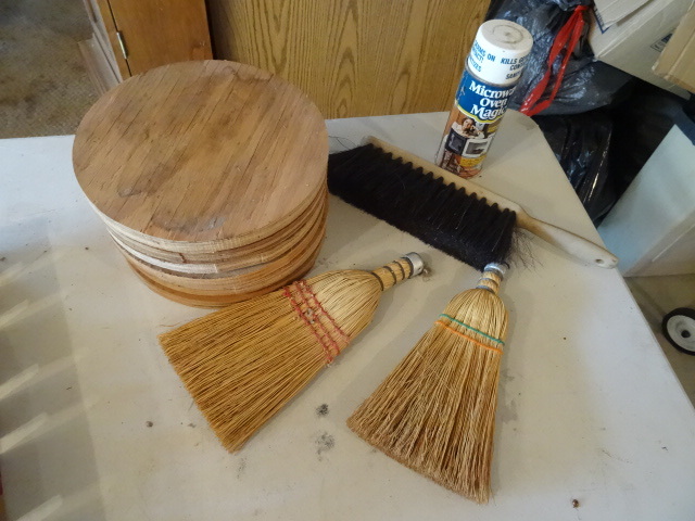 lot 143 image: 2 Whisk Brooms, Shop Broom,