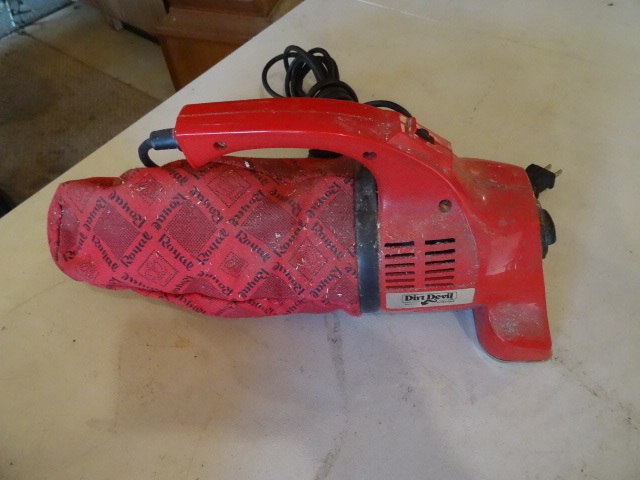 lot 149 image: Dirt Devil Hand Vacuum