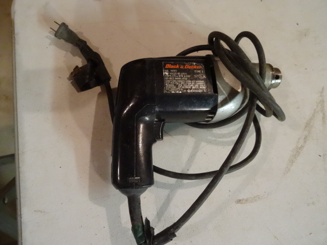 lot 187 image: Black and Decker Drill