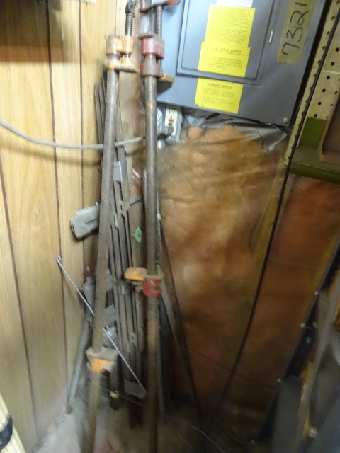 lot 235 image: 2 Pipe Clamps Misc Metal Jigs