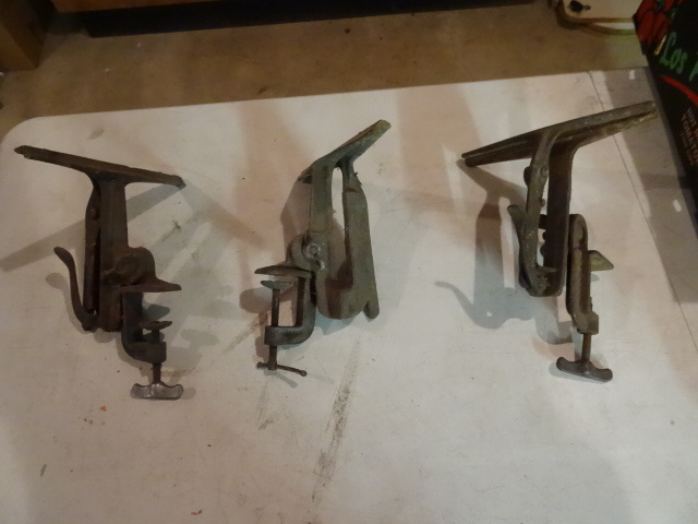 lot 237 image: Bench Mount Saw Blade Sharpening