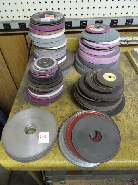 lot 245 image: Misc Sharpening Stones Qty 75