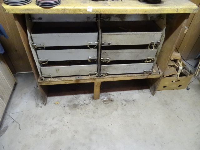lot 247 image: Workbench Cabinet with 6 Drawers