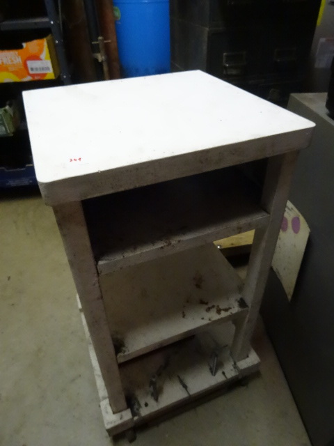 lot 249 image: Metal Tool Stand on Wheels. 3 shelves