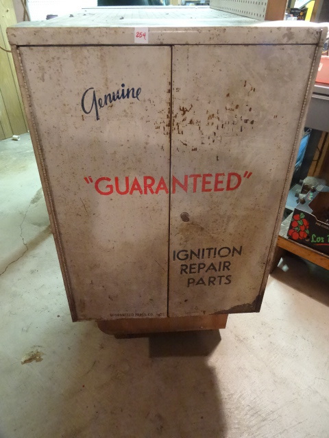 lot 254 image: Vintage Metal Cabinet 2 Door with Key