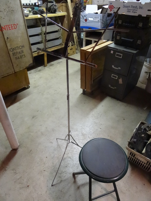 lot 263 image: Metal Stool and Music Stand 18