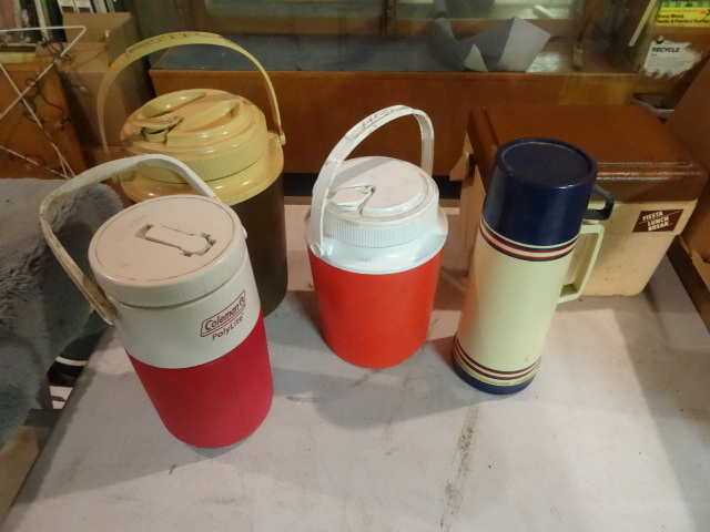 lot 266 image: Misc Thermos