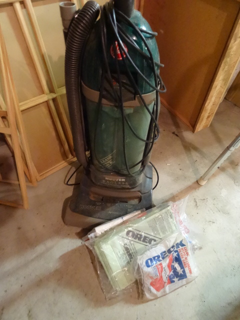 lot 273 image: Hoover Vacuum and Vacuum Misc Bags