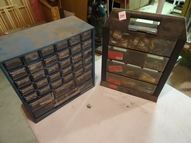 lot 279 image: Rubbermaid Hardware Bin