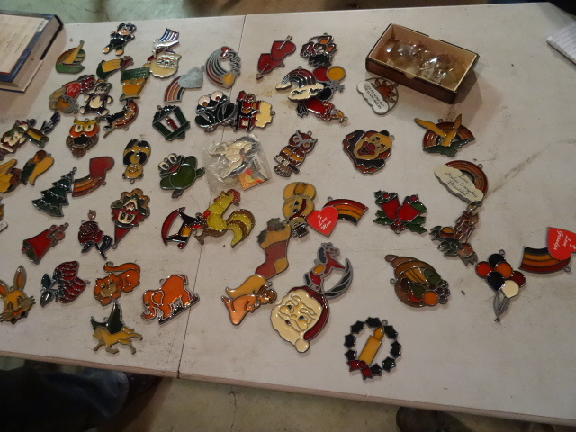 lot 289 image: Assortment of Sun Catchers