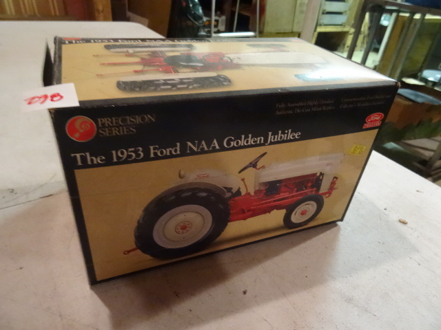 lot 298 image: 1953 ERTL Precision Series #5 Tractor