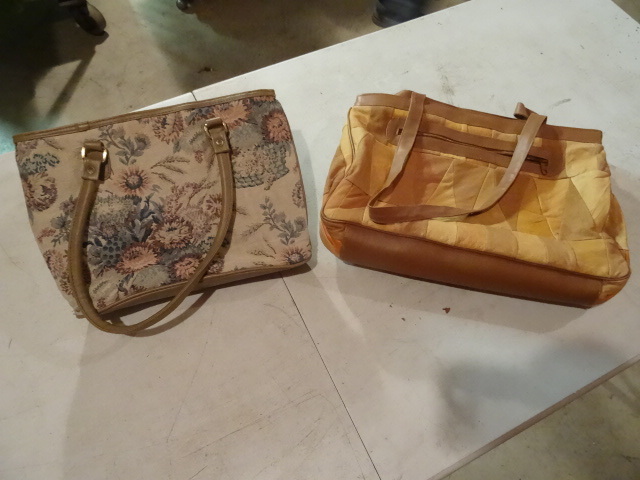 lot 318 image: 2 Purses
