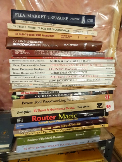 lot 319 image: Books Misc Tool Collectors Guide