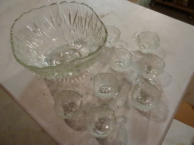 lot 324 image: Punch Bowl, Cups and Ladle