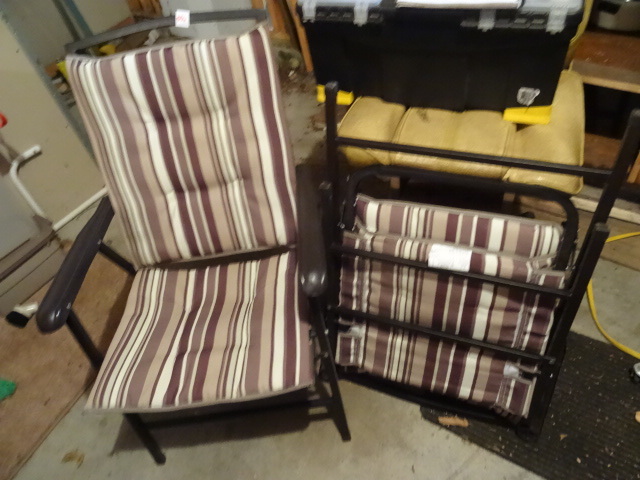 lot 336 image: 2 Metal Fold Up Patio Chairs