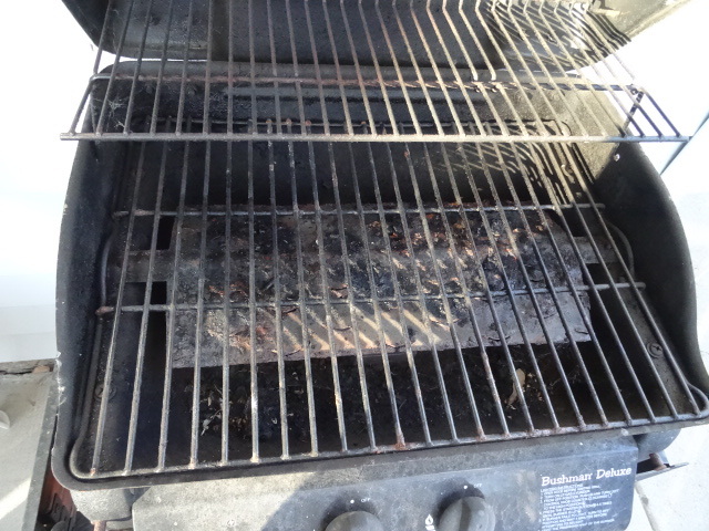 lot 339 image: Grill Aussie with Fold Up Shelfs,