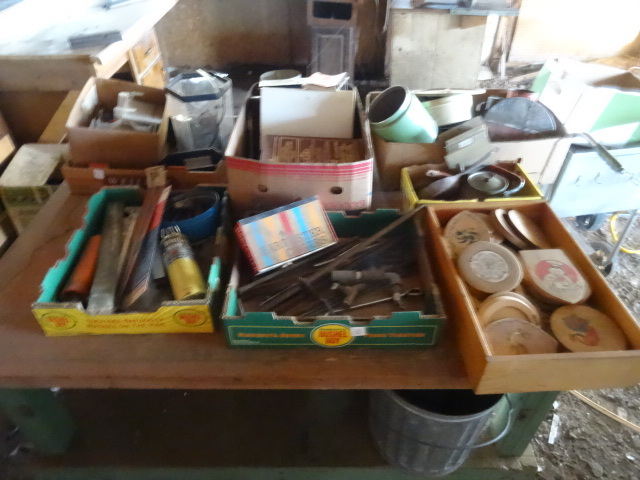 lot 340 image: Lots of misc wood pieces