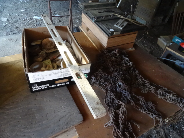 lot 343 image: Tire chains and more
