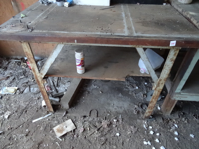 lot 348 image: 48 x 35 x 34 Metal framed work bench