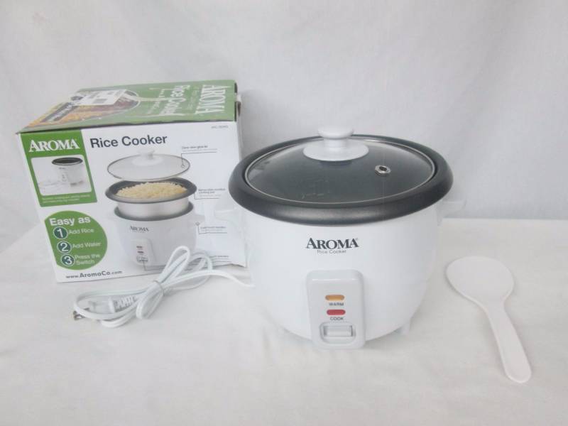 lot 45 image: Aroma 6-Cup Rice Cooker