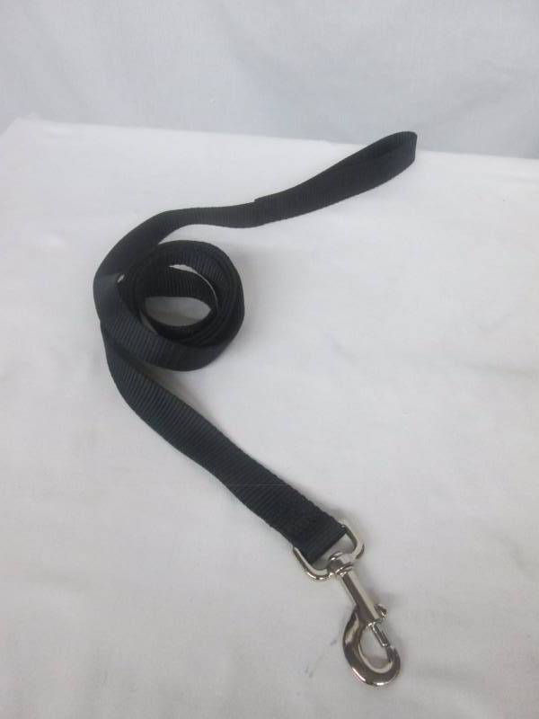 lot 89 image: Majestic Pet Dog Leash