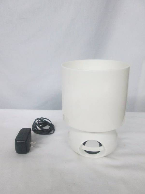 lot 67 image: Round Bluetooth Music Lamp