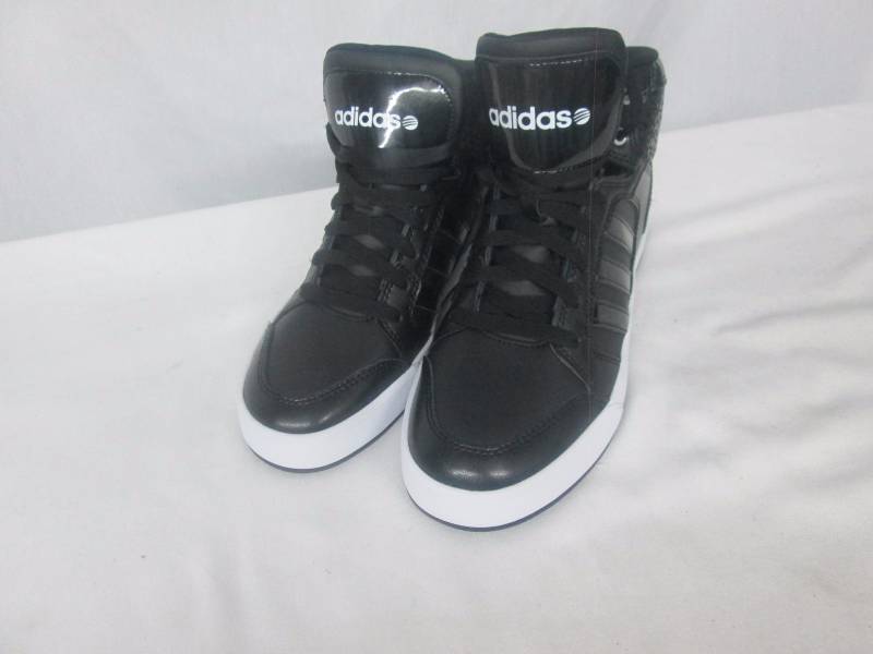 lot 44 image: Adidas Neo Womens Raleigh Mid-High Casual Sport Shoe