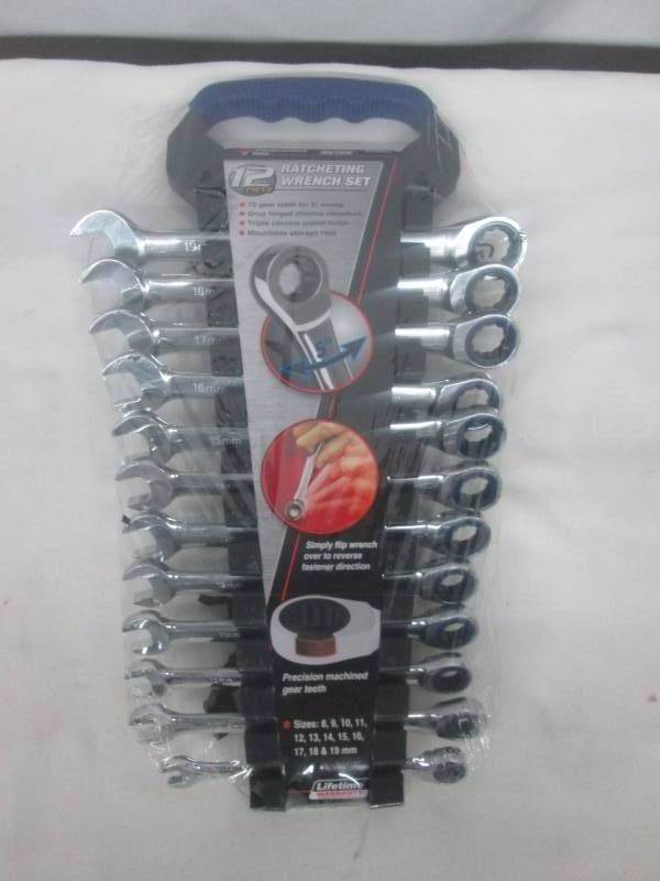 lot 26 image: 12-pc. MET Ratcheting Wrench Set