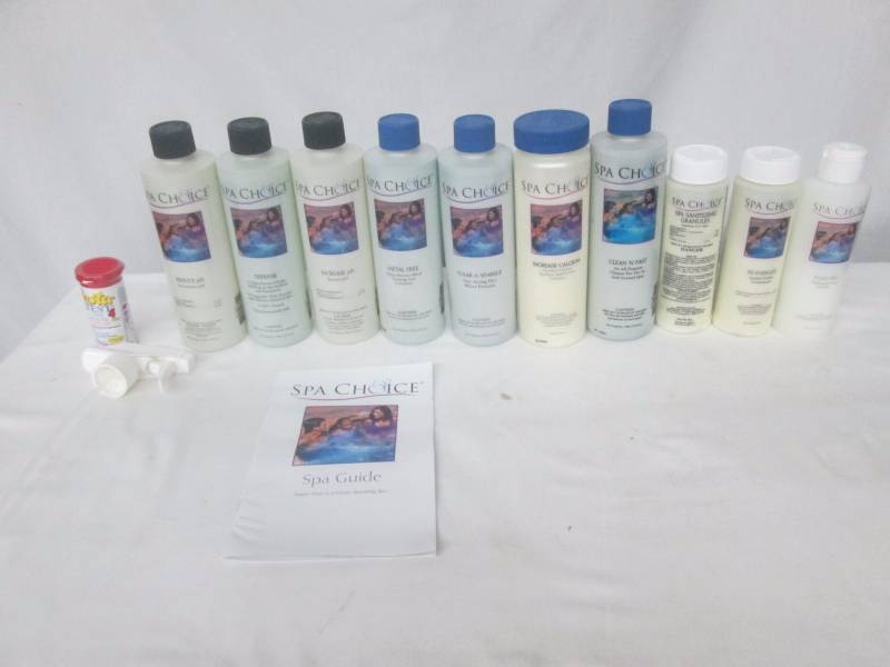 lot 47 image: Blue Wave Standard Chlorine Spa Care Kit