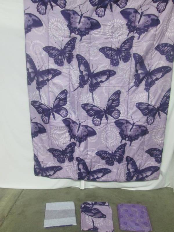 lot 85 image: Alcove Flutter Comforter - Twin