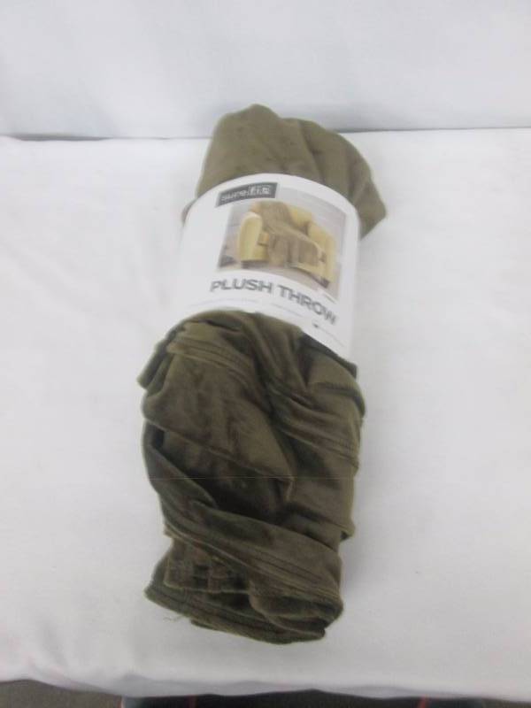 lot 97 image: Sure Fit Plush Lap Throw