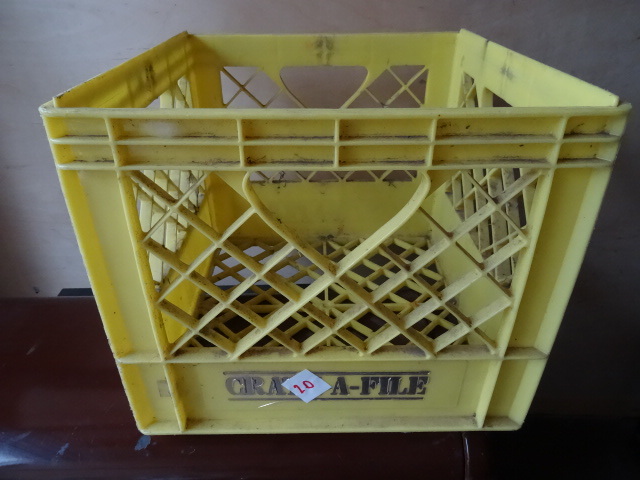 lot 20 image: Plastic Milk Crate