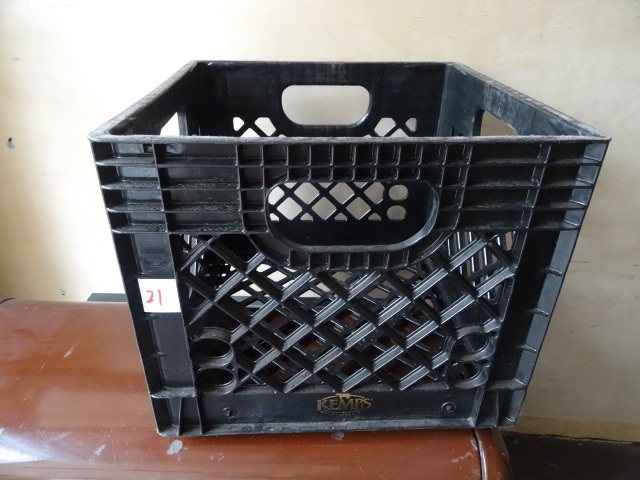 lot 21 image: Plastic Milk Crate
