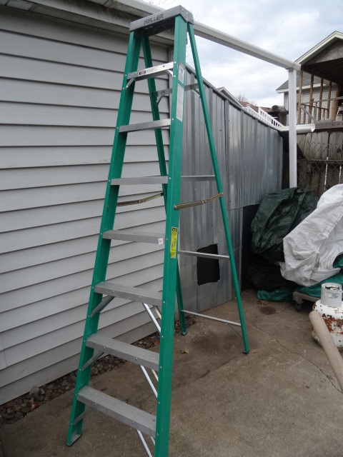 lot 30 image: 8 Keller Step Ladder,  225 Lb.