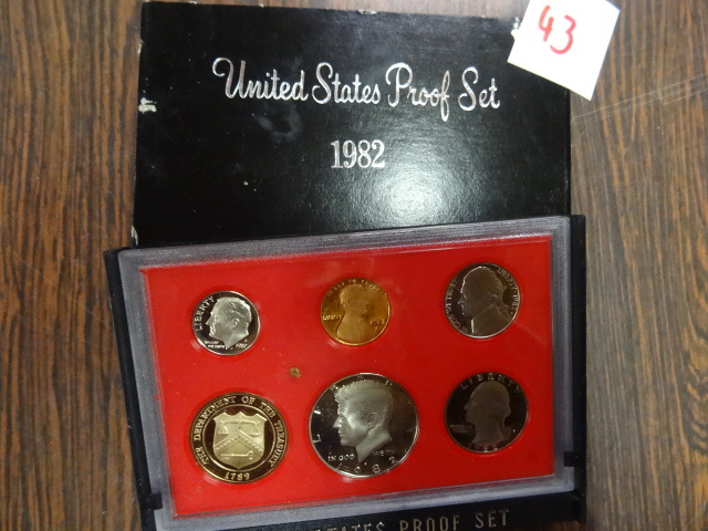 lot 43 image: 1982 United Stated Proof Set