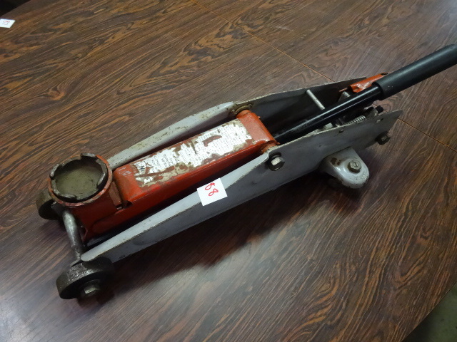 lot 88 image: Larin 2000 Lb. Floor Jack Works