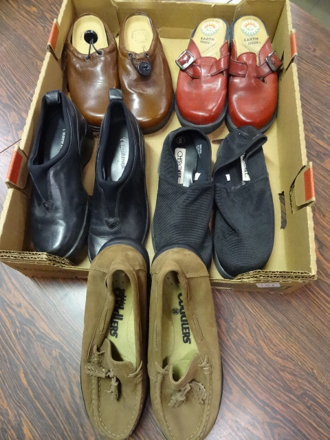 lot 101 image: 5 Pair of Womens Size 6 Shoes