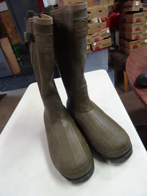 lot 114 image: Size 10 Rubber Boots