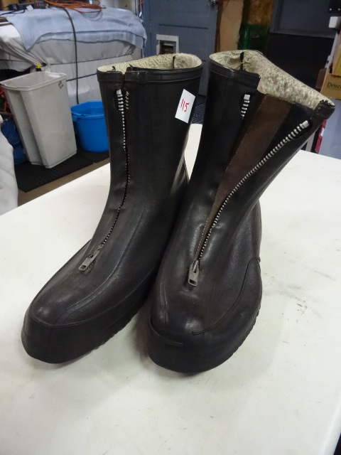 lot 115 image: Size Large Lacrosse Slip Over Rubber Boots