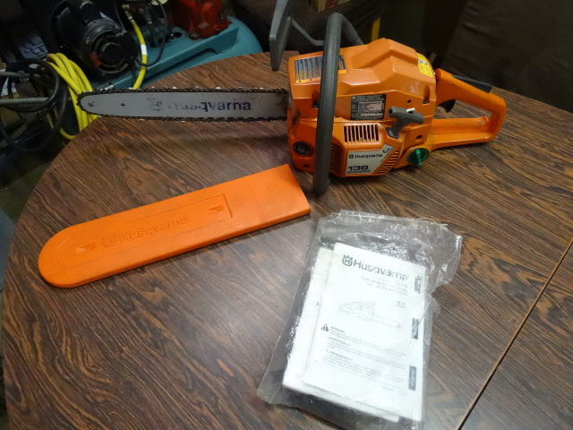 lot 141 image: Husqvarna 136 Chain Saw 16 Tool Kit
