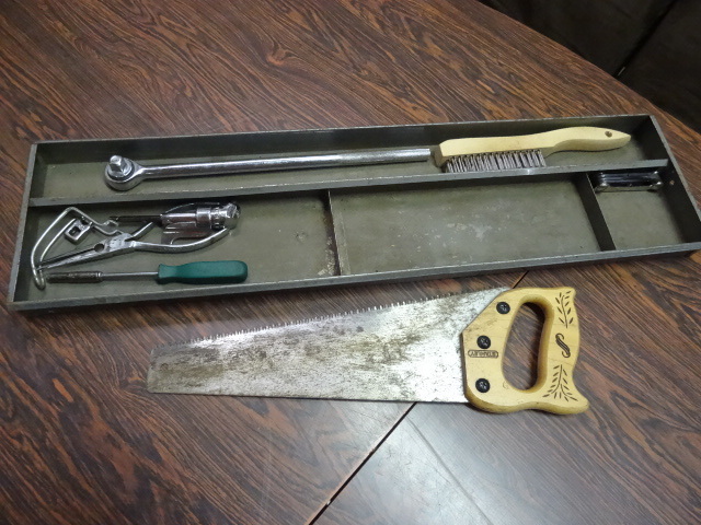 lot 143 image: Tool Tray. Saw, Wire Brush, 12 Ratchet