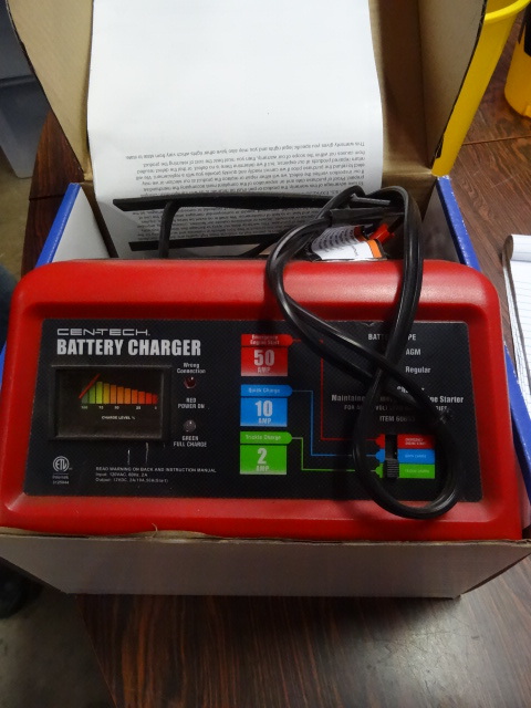 lot 157 image: Cemtech 12 Volt Battery Charger