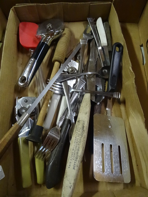 lot 179 image: Misc Kitchen Utensils