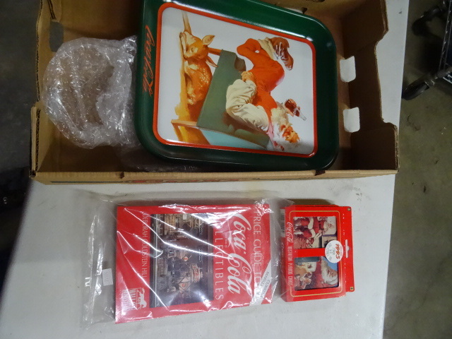 lot 194 image: Misc Coca Cola Collectibles