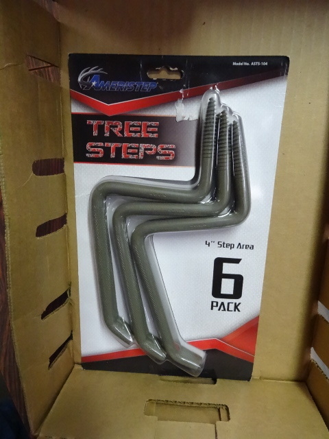 lot 230 image: 6 Pack of Tree Steps