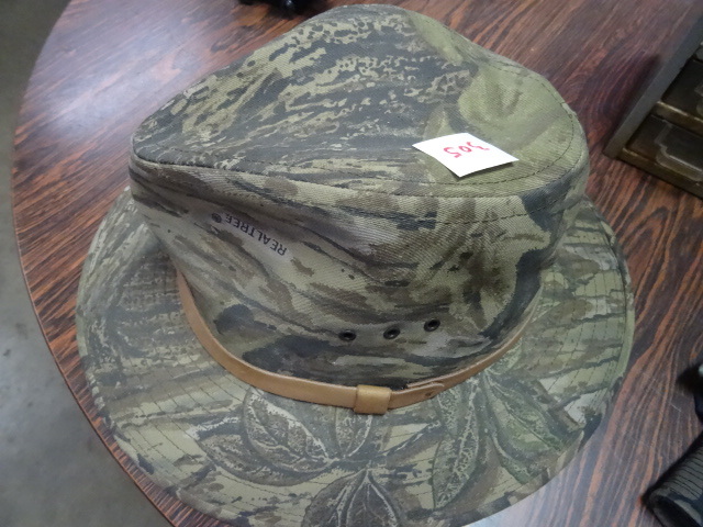 lot 305 image: Real Tree Hunting Hat
