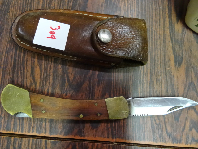 lot 309 image: Folding Hunting Knife