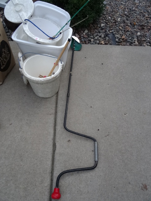 lot 320 image: Misc Minnow Buckets, Ice Auger,