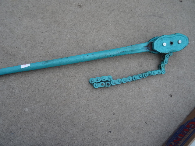 lot 330 image: Vulcan 33 Bi Jaw Pipe Clamp