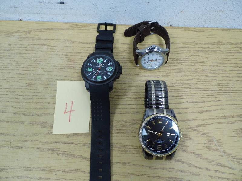 lot 4 image: 3 Mens Watches